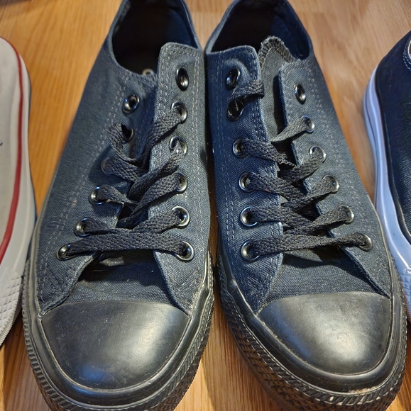 CONVERSE SHOES! - Picture 3 of 4